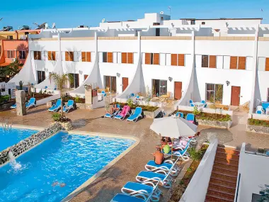 Las Piramides Resort